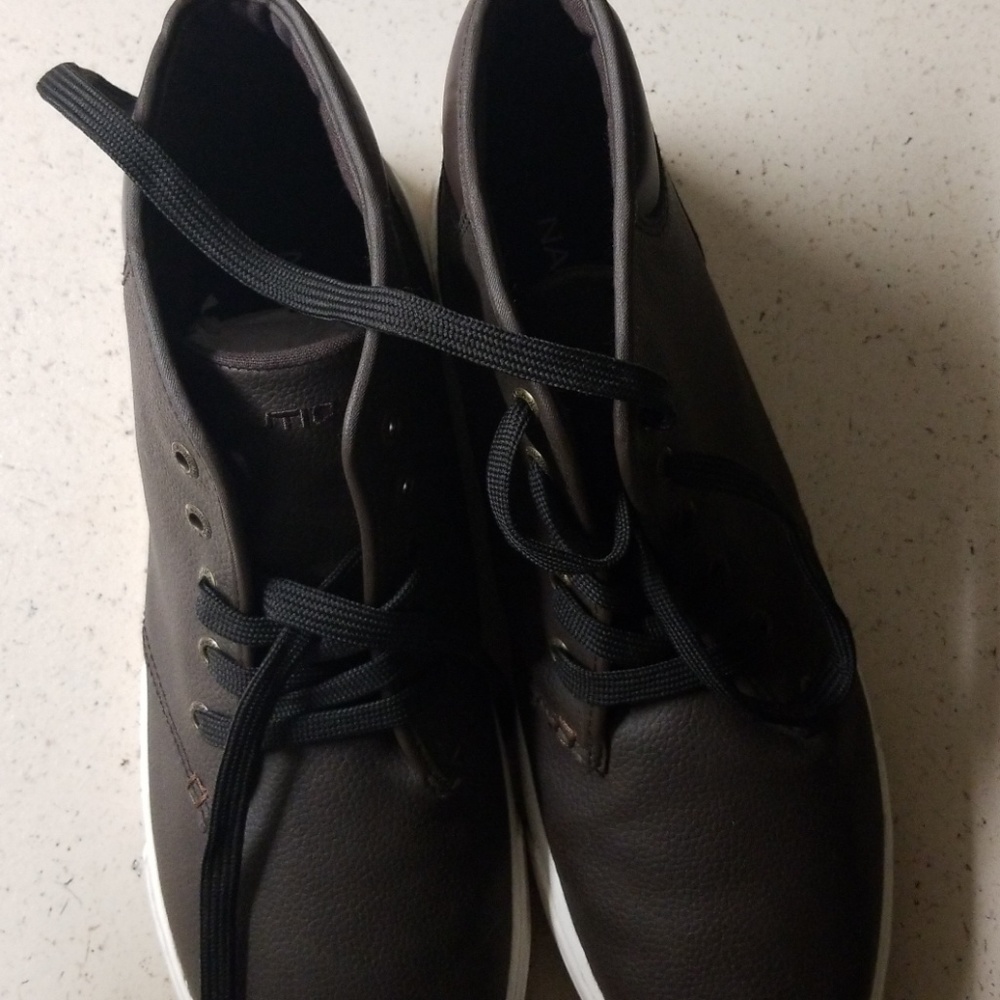 Shoes - Picture 3 of 5